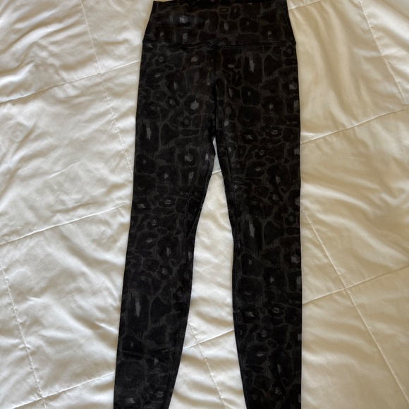 Lululemon Align Leggings 28” - Like New - Picture 4 of 4